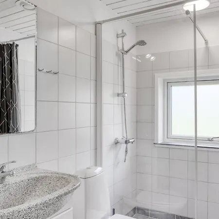 Сasa de vacaciones Yngve - 1-2km From The Sea By Interhome