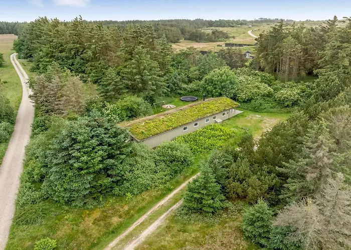 Сasa de vacaciones Yngve - 1-2km From The Sea By Interhome